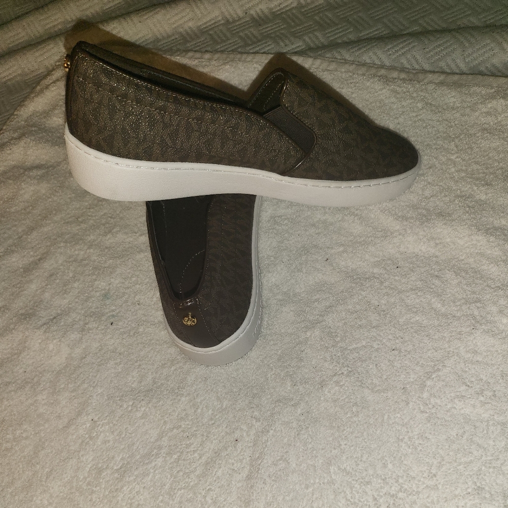 Mk - Picture 2 of 2